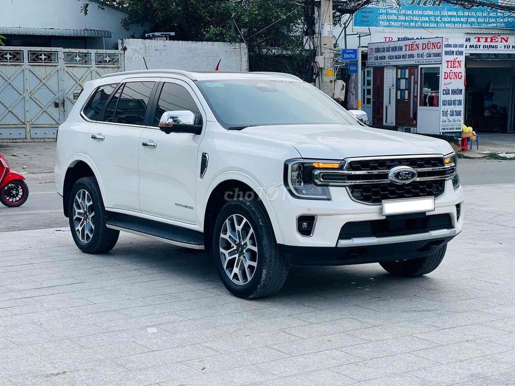 Ford Everest 2024 Titanium 2.0L 4x2 AT - 7600 km. Mua bán Ô tô tại Quận Tân Bình Tp Hồ Chí Minh được đăng bởi Trần Hoàng Long hình 3