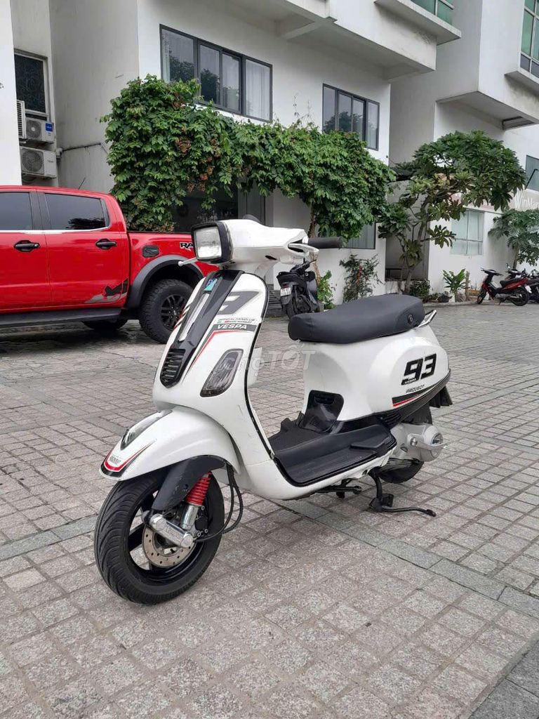 Piaggio vespa đèn vuông