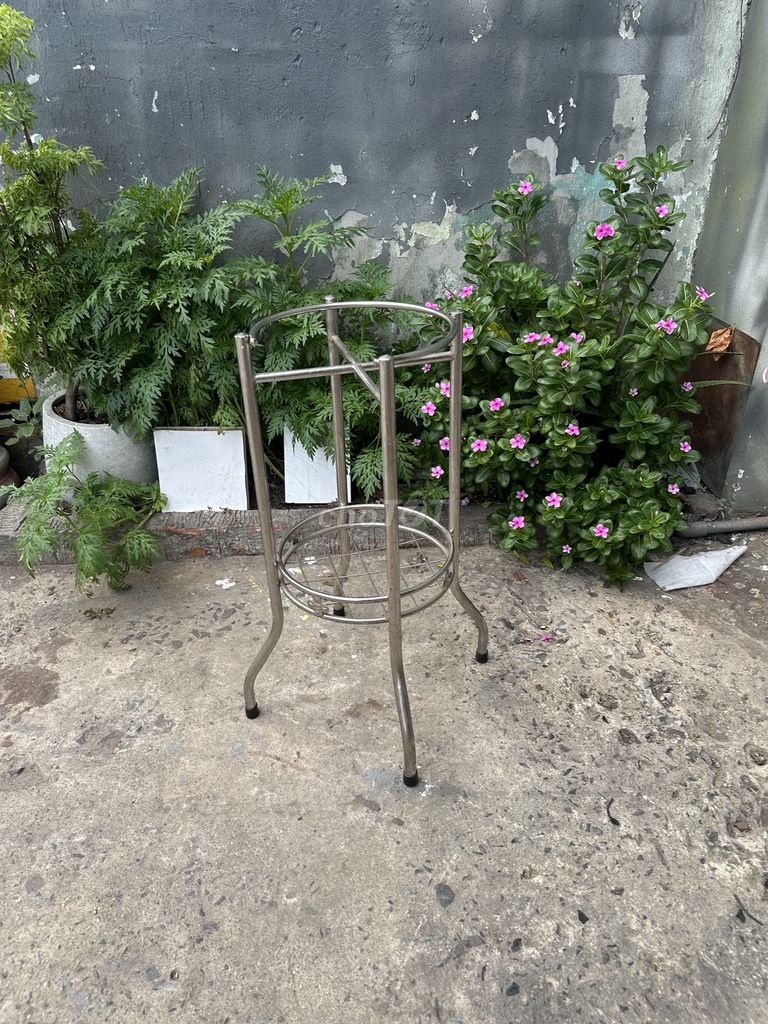 Kệ đựng bình nước Inox Bạc. Mua bán Tủ, kệ gia đình tại Quận Bình Tân Tp Hồ Chí Minh được đăng bởi Đồ Cũ Thành Nam hình 1
