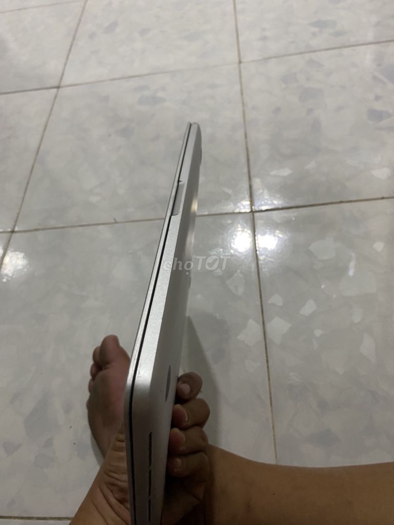 Apple MacBook Pro i5 13 inch 8GB/251GB SSD Bạc. Mua bán Laptop tại Quận Bình Tân Tp Hồ Chí Minh được đăng bởi mua bán đàng hoàng  hình 1