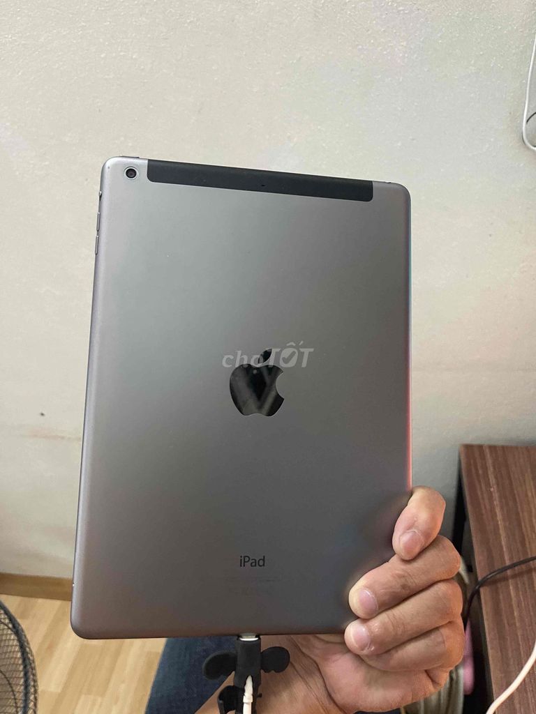 Apple iPad Xám. Mua bán Máy tính bảng tại Quận Thanh Khê Đà Nẵng được đăng bởi Long hình 1