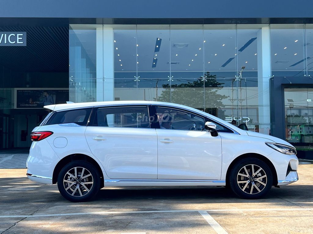 Xe BYD M6 giá tốt, nhiều ưu đãi, sẵn xe giao ngay. Mua bán Ô tô tại Thành phố Thủ Đức Tp Hồ Chí Minh được đăng bởi Tín BYD hình 3