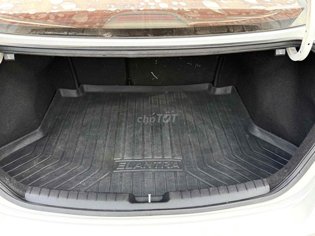 Hyundai Elantra 2017 1.6 MT - 82000 km. Mua bán Ô tô tại Huyện Gia Lộc Hải Dương được đăng bởi Nhất Tín Ô Tô Hải Dương hình 12