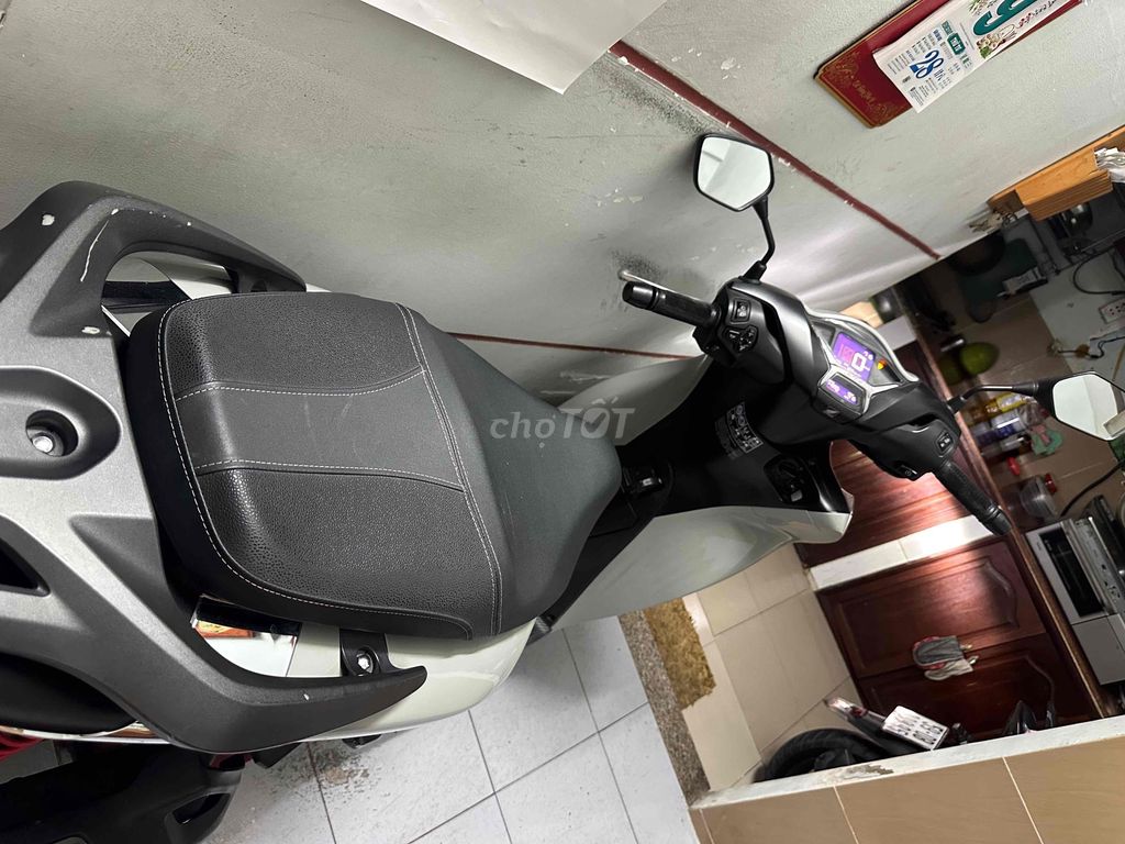Honda SH 160 ABS 2024 Спортивная версия, серый цемент