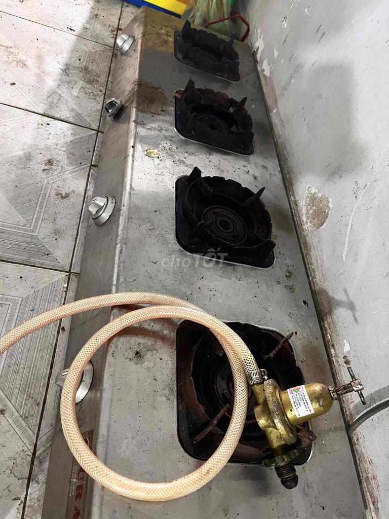 thanh lý giá rẻ Bếp ga công nghiệp 4 lò. Mua bán Bếp, lò, đồ điện nhà bếp tại Quận 6 Tp Hồ Chí Minh được đăng bởi NHÂN hình 1
