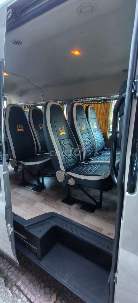 Ford Transit 16 chỗ Vàng cát. Mua bán Phương tiện khác tại Quận Long Biên Hà Nội được đăng bởi Ngô hùng hình 10