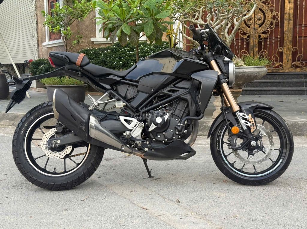 Honda CB300 siêu lướt có trả góp trao đổi ✅. Mua bán Xe máy tại Quận Hoàng Mai Hà Nội được đăng bởi Phú Lý hình 2