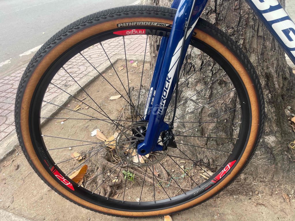 xe đạp MTB bigrock carbon bánh 29. Mua bán Xe đạp tại Thành phố Mỹ Tho Tiền Giang được đăng bởi Họ Nguyễn hình 2