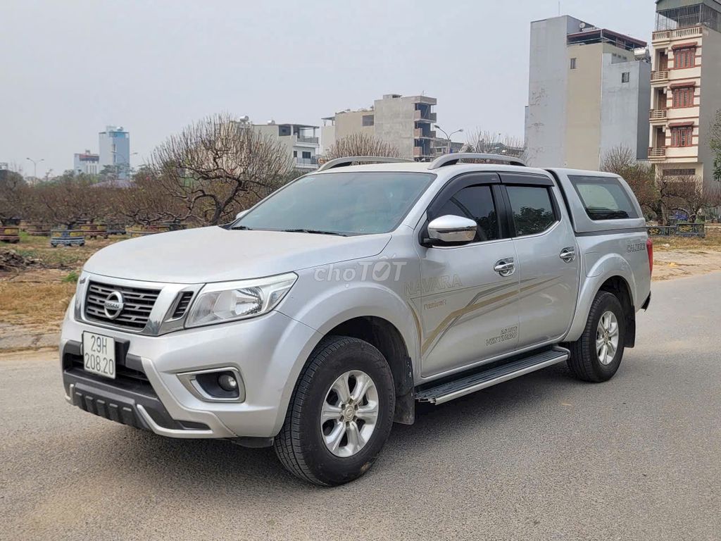 Bán Nissan Navara Premium 2018 EL màu bạc siêu đẹp