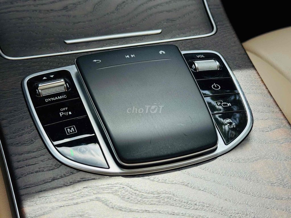 Mercedes GLC200 4Matic 2021 Trắng/Kem 53.000Km. Mua bán Ô tô tại Huyện Bình Chánh Tp Hồ Chí Minh được đăng bởi Thanh Nhã Xe Lướt Sài Gòn hình 11