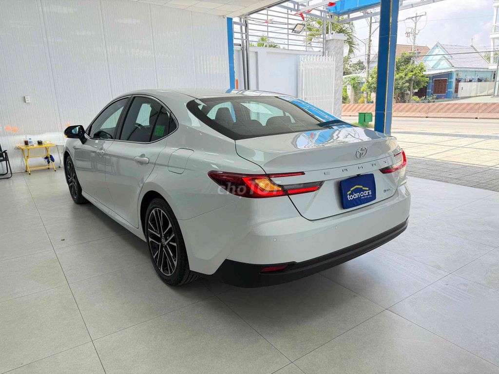Toyota Camry 2025 2.5HV đi đúng 2000 km. Mua bán Ô tô tại Huyện Bắc Tân Uyên Bình Dương được đăng bởi pham dân hình 3
