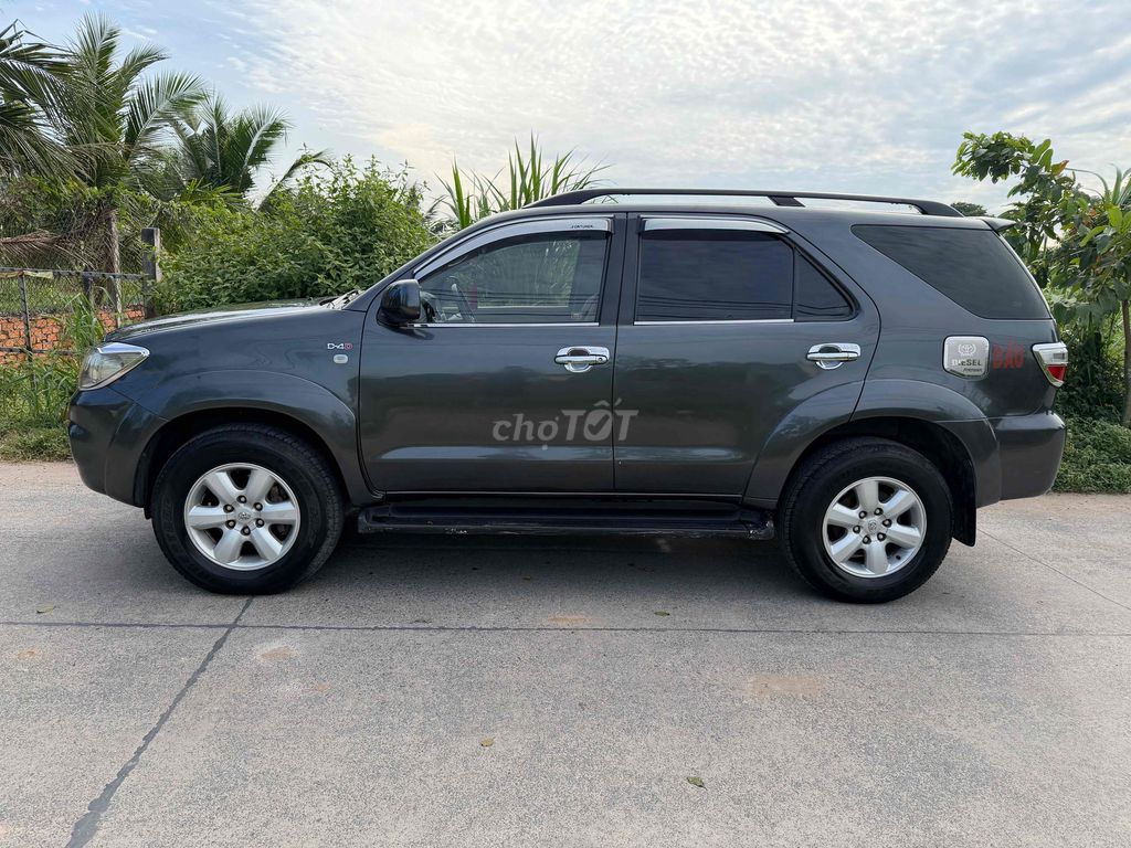Toyota Fortuner 2010 2.5G - máy dầu số sàn. Mua bán Ô tô tại Huyện Củ Chi Tp Hồ Chí Minh được đăng bởi Duy hình 4