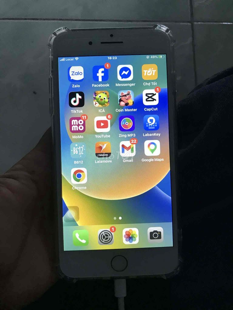 Apple iPhone 8 Plus 256GB Trắng Đã sử dụng bán gl. Mua bán Điện thoại tại Huyện Hóc Môn Tp Hồ Chí Minh được đăng bởi A Đen hình 1