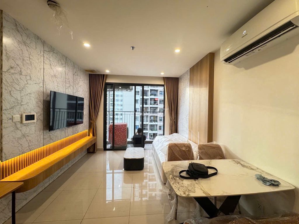 Студия Sapphire Vinhomes Ocean Park с базовой мебелью