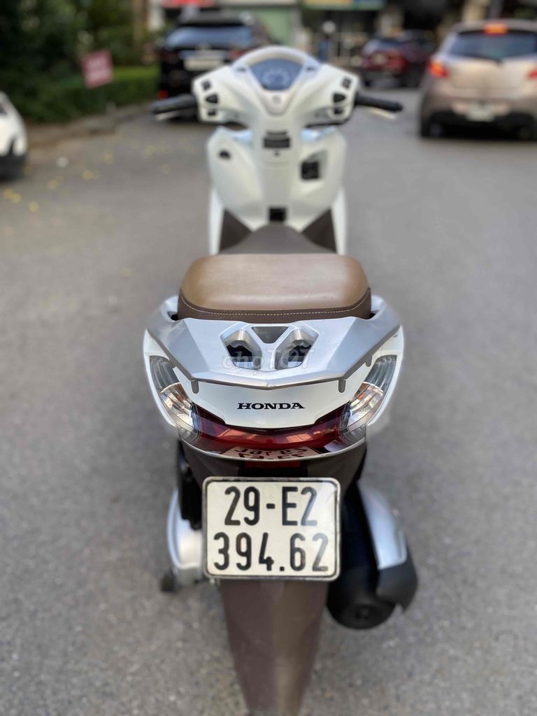 Honda Lead 125 SMK năm 2019 - máy zin - máy êm. Mua bán Xe máy tại Quận Hoàng Mai Hà Nội được đăng bởi Xe Máy Quân Oanh  hình 2