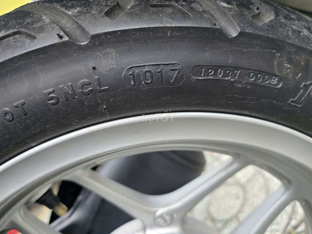 Sh mode 2017,khóa ga,xe lướt 15k,vỏ theo xe,xe đẹp. Mua bán Xe máy tại Huyện Hóc Môn Tp Hồ Chí Minh được đăng bởi                    CẦM ĐỒ TÍN PHÁT hình 4