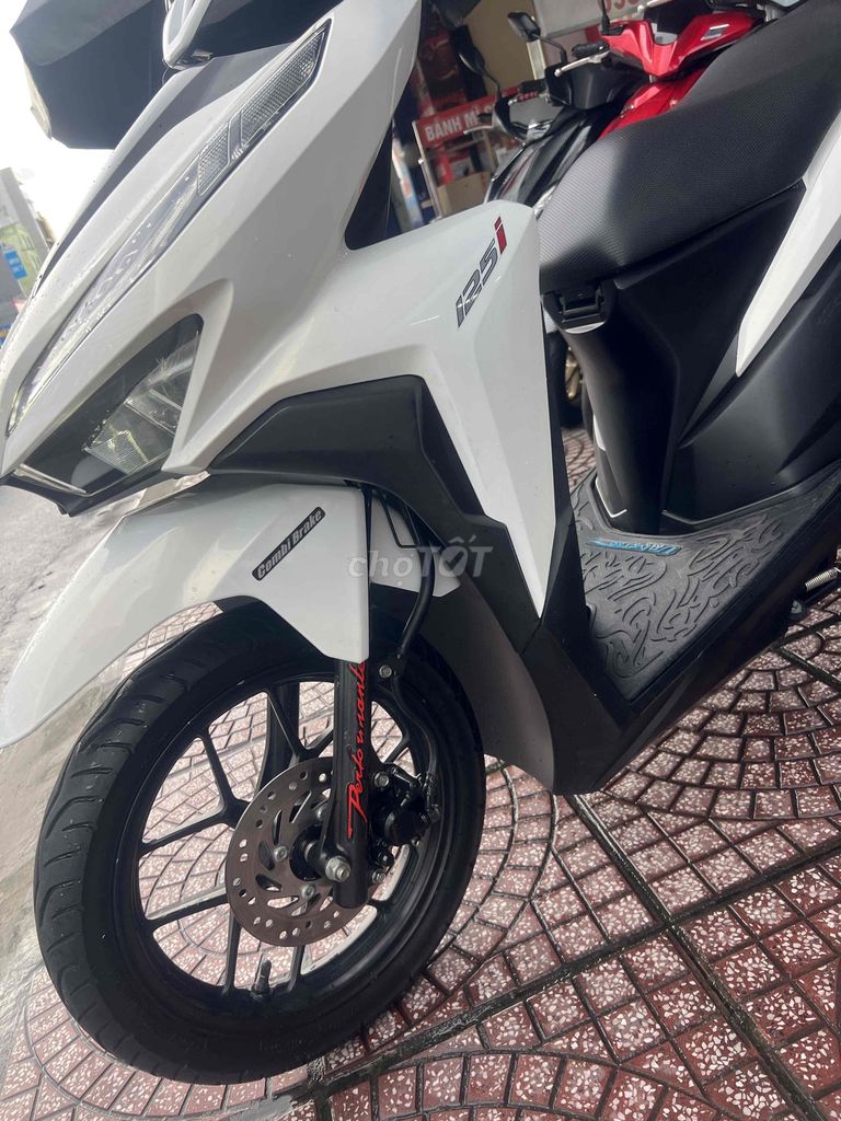 mới về click (thái)trắng tuyết xe zin hết mới tin. Mua bán Xe máy tại Quận Phú Nhuận Tp Hồ Chí Minh được đăng bởi CuBi Thanh Sơn hình 2