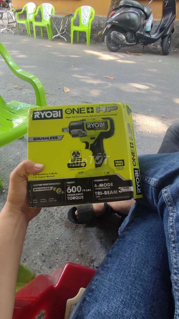 Ryobi ONE+ HP Máy siết bu lông 18V 800Nm Mới. Mua bán Đồ chuyên dụng, Giống nuôi trồng tại Quận 6 Tp Hồ Chí Minh được đăng bởi Phong Truong hình 1