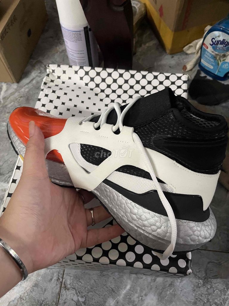 giày ultra nữ