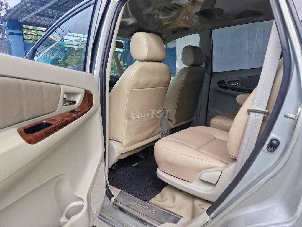 Toyota Innova 2012 2.0V - 280000 km. Mua bán Ô tô tại Quận 12 Tp Hồ Chí Minh được đăng bởi Nguyễn Phúc hình 6