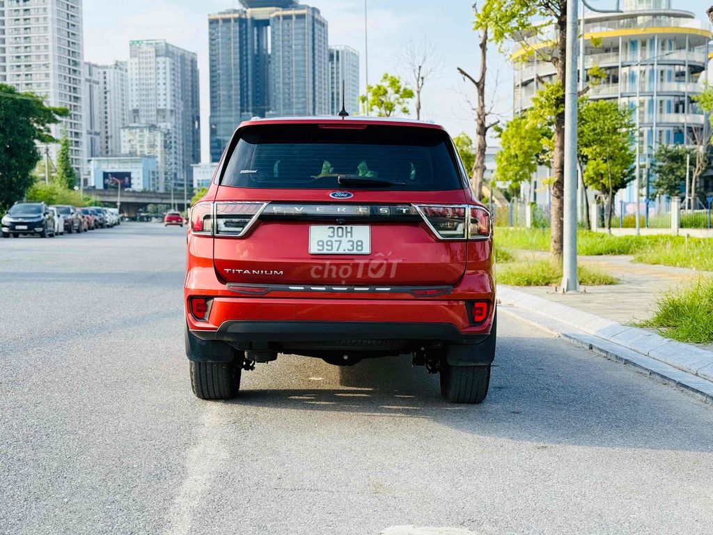 Ford Everest Titanium 2022 1 cầu Đỏ 7 vạn