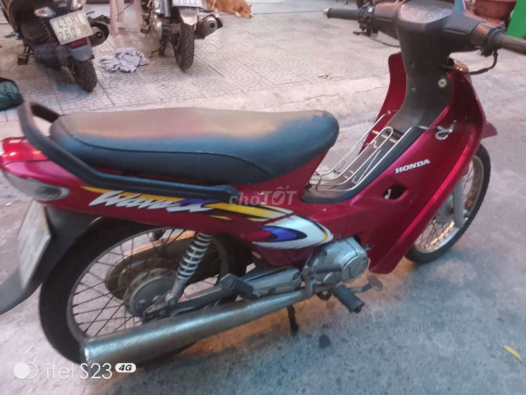 Honda Wave красный 43, двигатель Rin работает тихо
