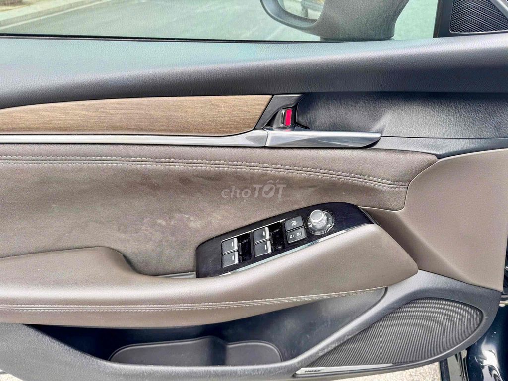 Mazda 6 2022 Signature Premium 2.5 AT - 43000 km. Mua bán Ô tô tại Quận Thanh Xuân Hà Nội được đăng bởi VIỆT NGUYÊN AUTO hình 13