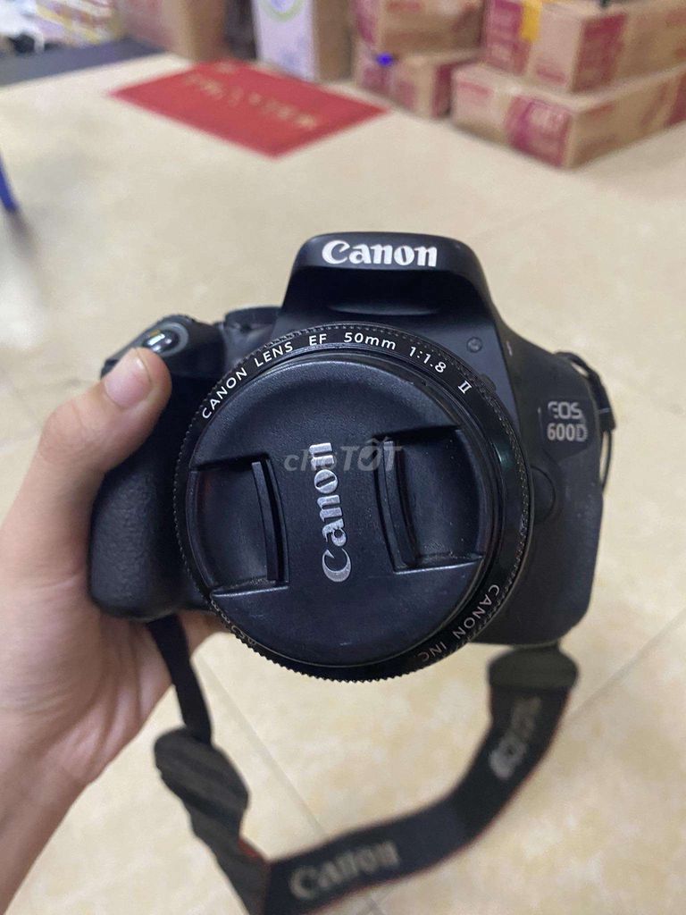 Canon 600D tối màn kèm lens 50mm, lẻ lens 55-250mm