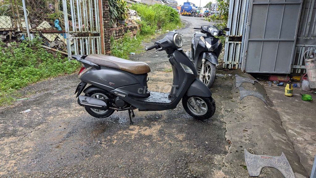 xe Fi máy zin êm áo liền cứng về chạy liền. Mua bán Xe máy tại Quận Ninh Kiều Cần Thơ được đăng bởi Bán Phụ Tùng Tháo Xe  hình 2