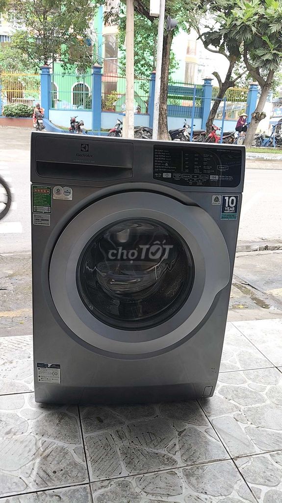 Máy giặt Electrolux 9kg Inverter zin đẹp giặt êm. Mua bán Máy giặt tại Quận 12 Tp Hồ Chí Minh được đăng bởi Nguyễn Thị Cẩm Tiên hình 1