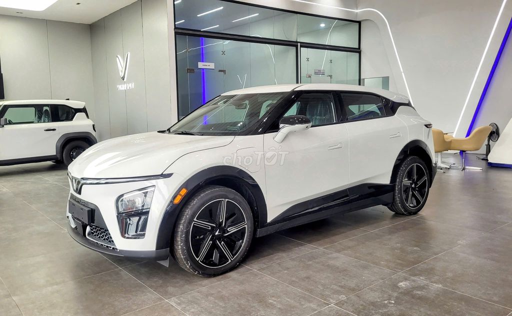 VinFast VF7 Plus giao ngay, ưu đãi lên đến 100tr. Mua bán Ô tô tại Thành phố Thủ Dầu Một Bình Dương được đăng bởi HOÀI NAM VINFAST hình 5