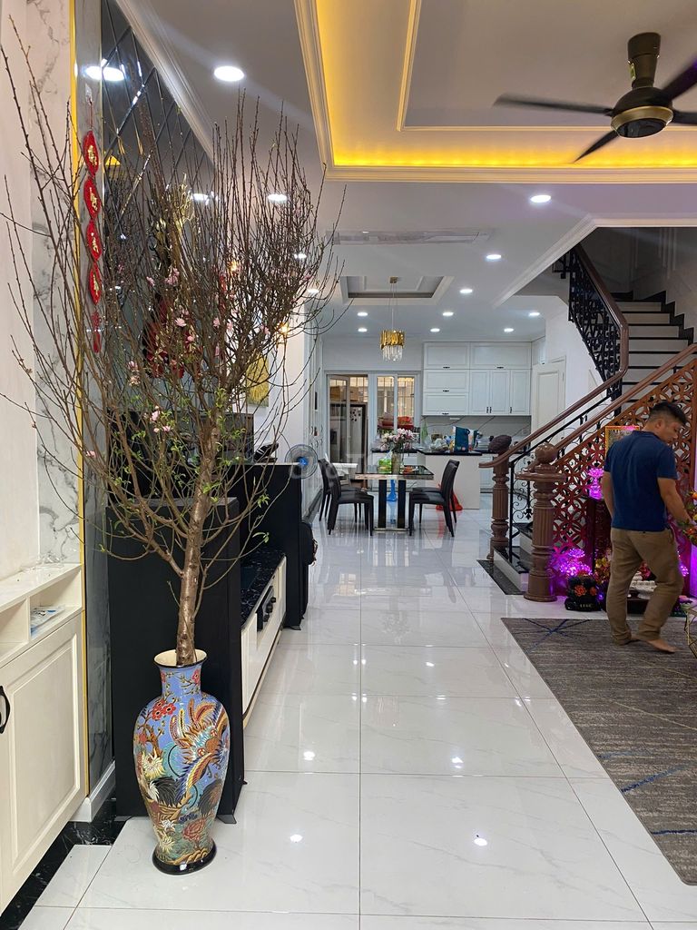 Bán gấp biệt thự MELOSA GARDEN, 144m2, 1 trệt 2 lầu, 4 phòng, sổ hồng. Mua bán nhà ở tại Thành phố Thủ Đức Tp Hồ Chí Minh được đăng bởi Ms Kim hình 4