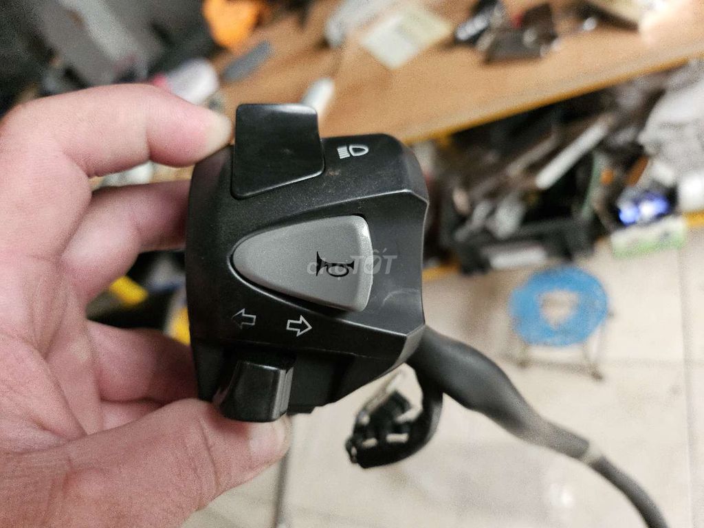 Cùm trái zin theo xe HONDA PCX 160 2024 full dây👍. Mua bán Phụ tùng xe tại Quận 1 Tp Hồ Chí Minh được đăng bởi KIM Merchant hình 1