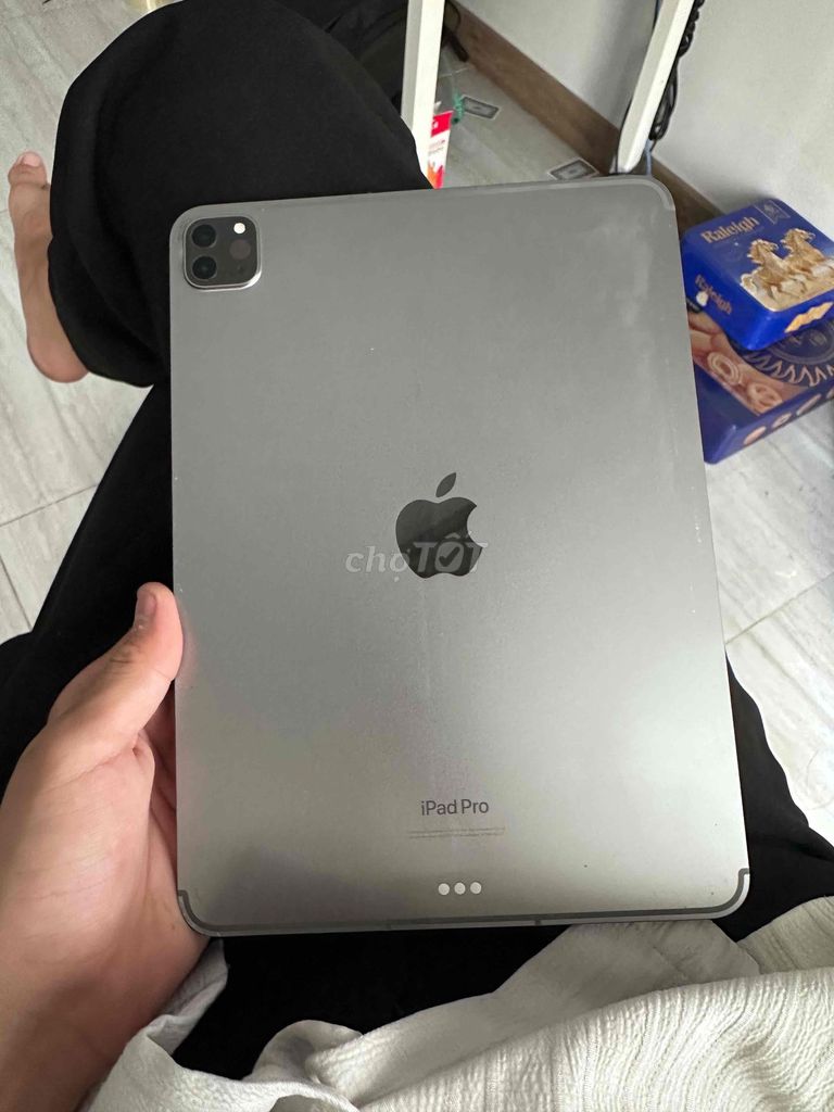 Apple iPad Pro M2 128GB Xám. Mua bán Máy tính bảng tại Thành phố Dĩ An Bình Dương được đăng bởi Phạm Hoàng Phúc hình 1
