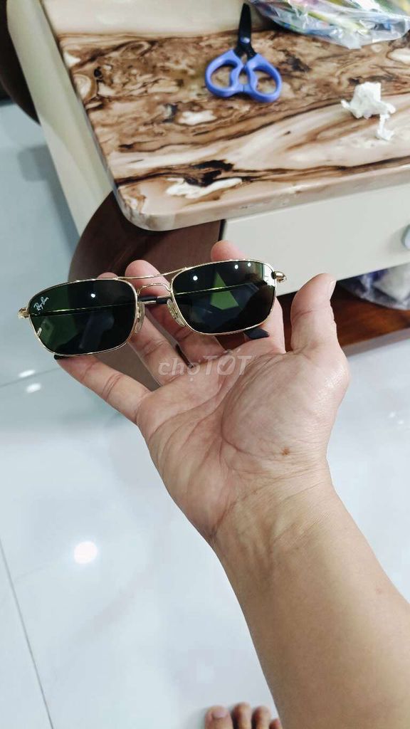 Kính râm Ray-Ban Unisex Vàng 59x18. Mua bán Phụ kiện thời trang khác tại Quận Hồng Bàng Hải Phòng được đăng bởi Thong hình 1