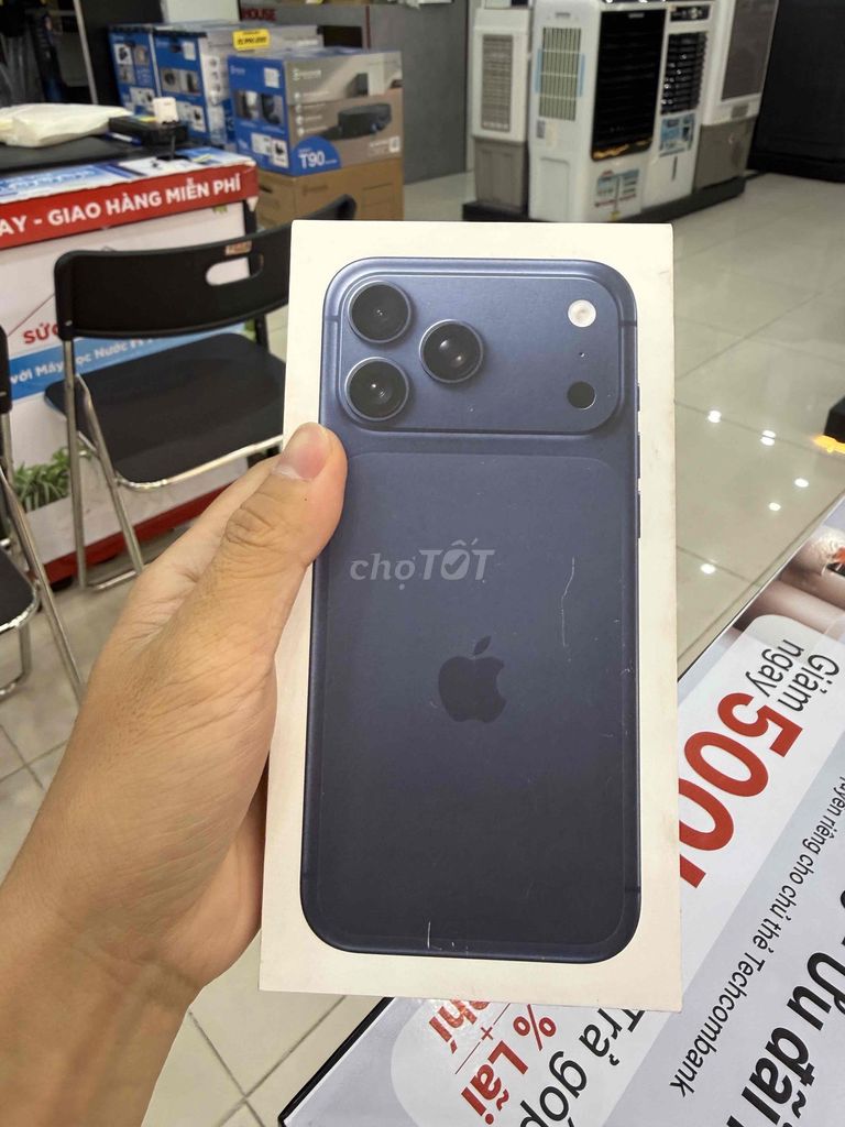 Apple iPhone 17 Pro Max 256GB Xanh. Mua bán Điện thoại tại Thành phố Kon Tum Kon Tum được đăng bởi Thịnh  hình 1