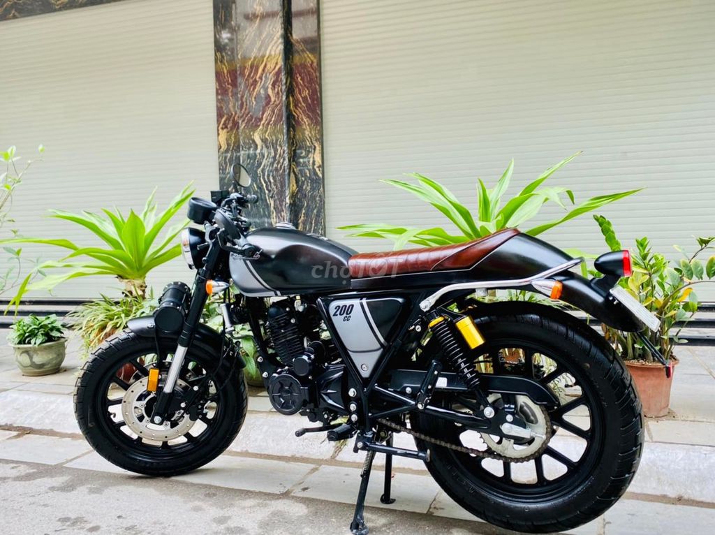 GPX LEGEND 200 cc. Mua bán Xe máy tại Quận Cầu Giấy Hà Nội được đăng bởi Tong motor xe may hình 1