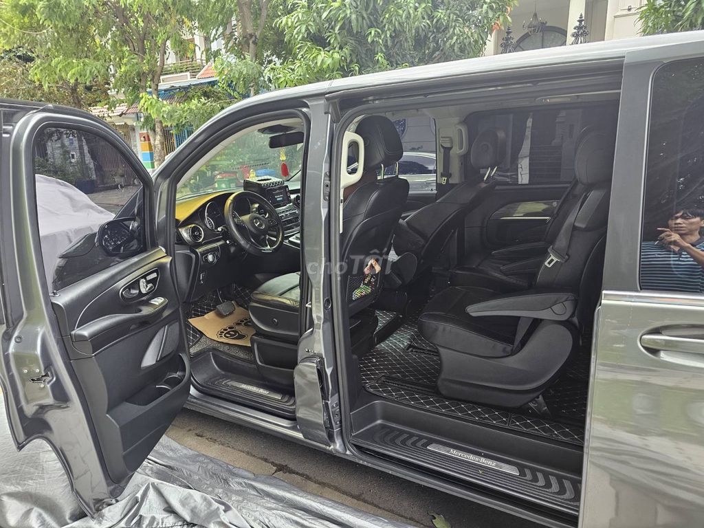 Mercedes Benz V Class 2020 V250 AMG - 80000 km. Mua bán Ô tô tại Quận 7 Tp Hồ Chí Minh được đăng bởi Bảo Trần hình 5