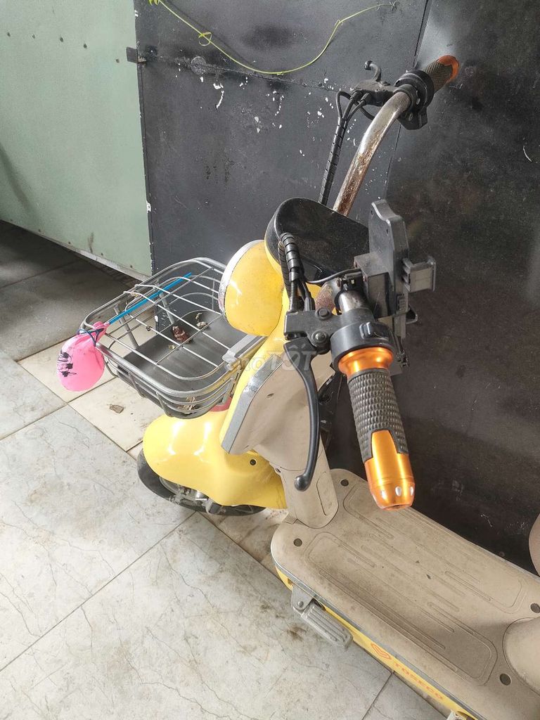 Xe đạp điện TOSHECO Vàng Đã qua sử dụng. Mua bán Xe điện tại Huyện Châu Đức Bà Rịa - Vũng Tàu được đăng bởi SOH Studio hình 4