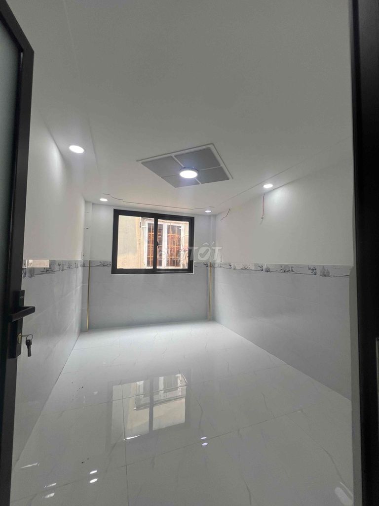Дом в переулке 152 Ly Thanh Tong, Tan Phu, 3х5м, 2 этажа, 2 спальни