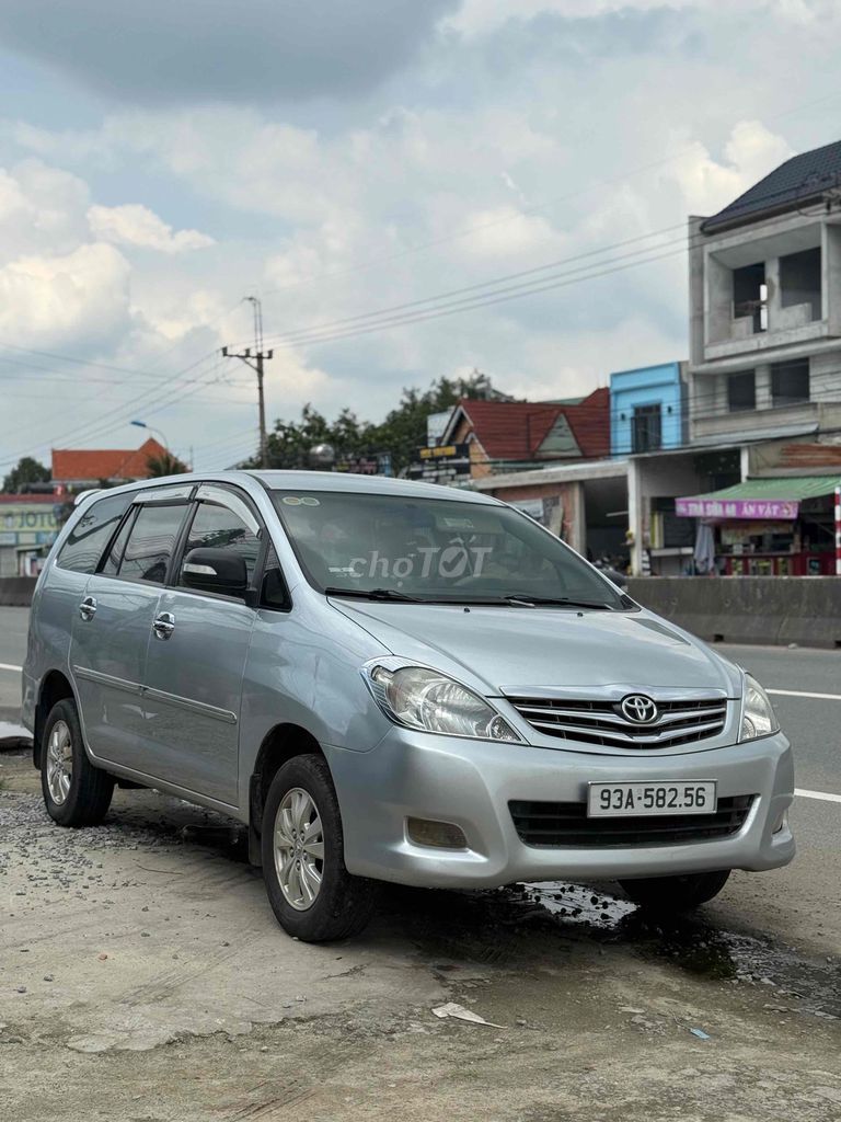Cần bán Innova 2008 bản V số tự động xe gia đình. Mua bán Ô tô tại Thị xã Bến Cát Bình Dương được đăng bởi Xe Máy Thành Vinh hình 1