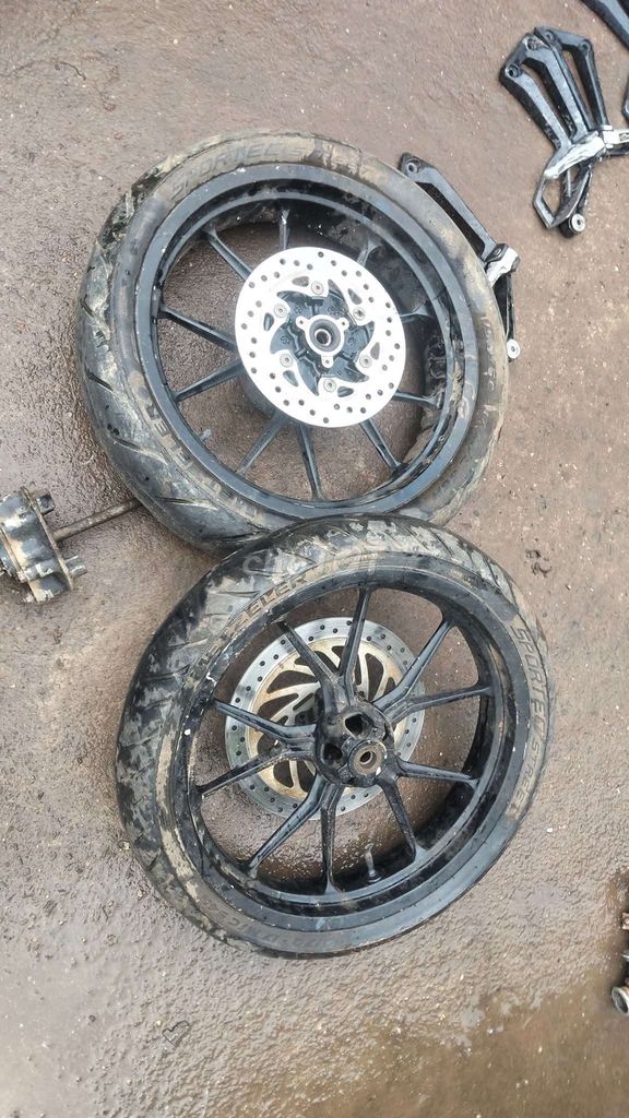 Phụ tùng KTM duck 200 còn sử dụng tốt.. Mua bán Phụ tùng xe tại Quận 7 Tp Hồ Chí Minh được đăng bởi Cao Sum hình 7