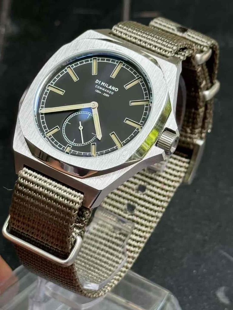 D1MILANO Commando 40mm Thép không gỉ Bạc. Mua bán Đồng hồ tại Quận Tây Hồ Hà Nội được đăng bởi Nguyễn duy tiến hình 1