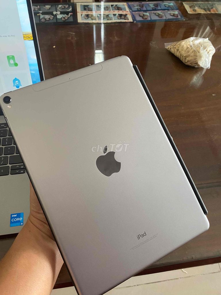 Apple iPad Pro 10.5 64GB Xám 4G. Mua bán Máy tính bảng tại Thành phố Huế Thừa Thiên Huế được đăng bởi Tuan Anh hình 1