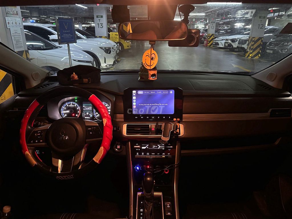 Mitsubishi Xpander Premium 2023 Красный 110.000 км