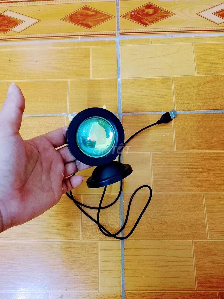 Đèn hoàng hôn Đen chụp hình live stream. Mua bán Đèn tại Quận Hai Bà Trưng Hà Nội được đăng bởi Vảo nick xem thêm  hình 1