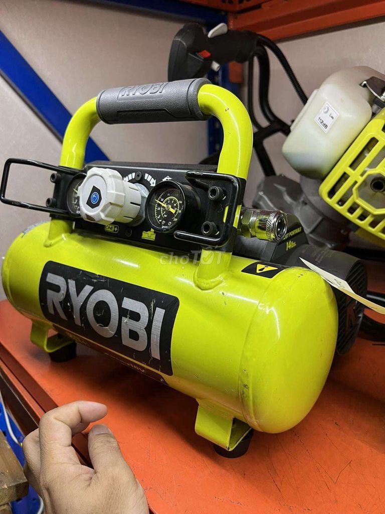 Máy nén khí Ryobi 18V vàng đen. Mua bán Đồ chuyên dụng, Giống nuôi trồng tại Quận Bình Thạnh Tp Hồ Chí Minh được đăng bởi Nguyễn Thành Đức hình 1