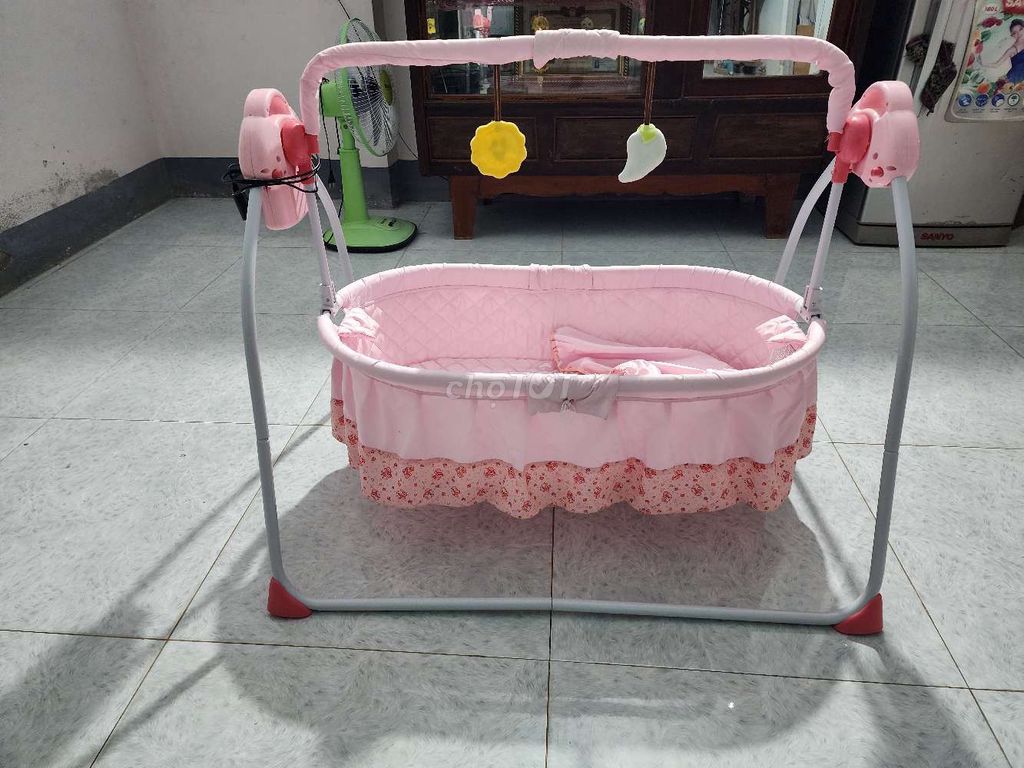 Nôi điện Vải thoáng khí Hồng Nhạc ru ngủ. Mua bán Mẹ và bé tại Huyện Vũng Liêm Vĩnh Long được đăng bởi Minh Hiếu Đoàn hình 1