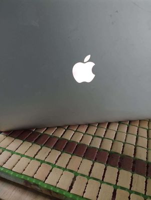 Macbook pro 2011 i7,ram 8g,ổ ssd 120g. Mua bán Laptop tại Thành phố Tân An Long An được đăng bởi tài
