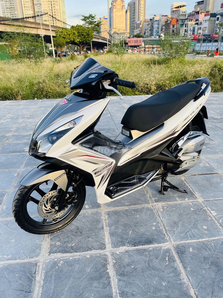 HONDA AIR BLADE 125 TRẮNG XÁM CHÍNH CHỦ BIỂN 29. Mua bán Xe máy tại Quận Nam Từ Liêm Hà Nội được đăng bởi Trí Thành hình 6